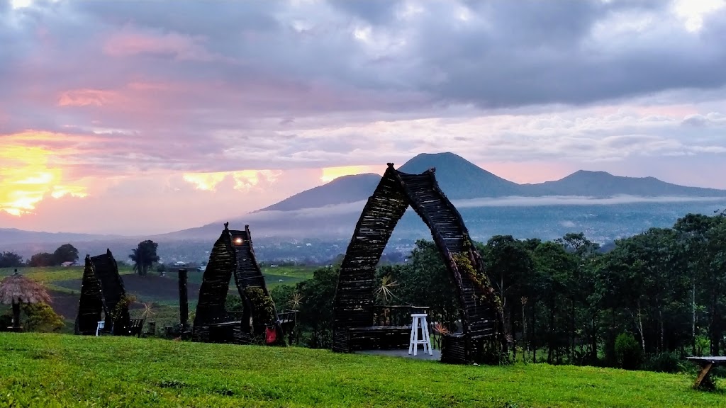 Jelajah Cartens Hills Wawo: Pesona Alam Tersembunyi di Sulawesi Utara Jelajah Cartens Hills Wawo: Pesona Alam Tersembunyi di Sulawesi Utara