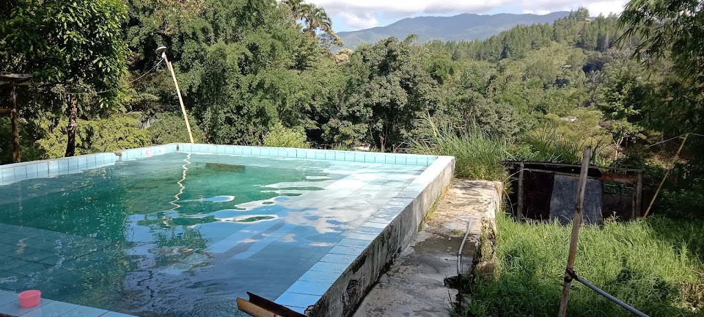 Menikmati Kehangatan Pemandian Air Panas Rantekatoan di Mamasa