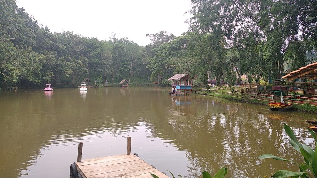 Pesona Taman Wisata Telaga Arum di Sumatera Selatan
