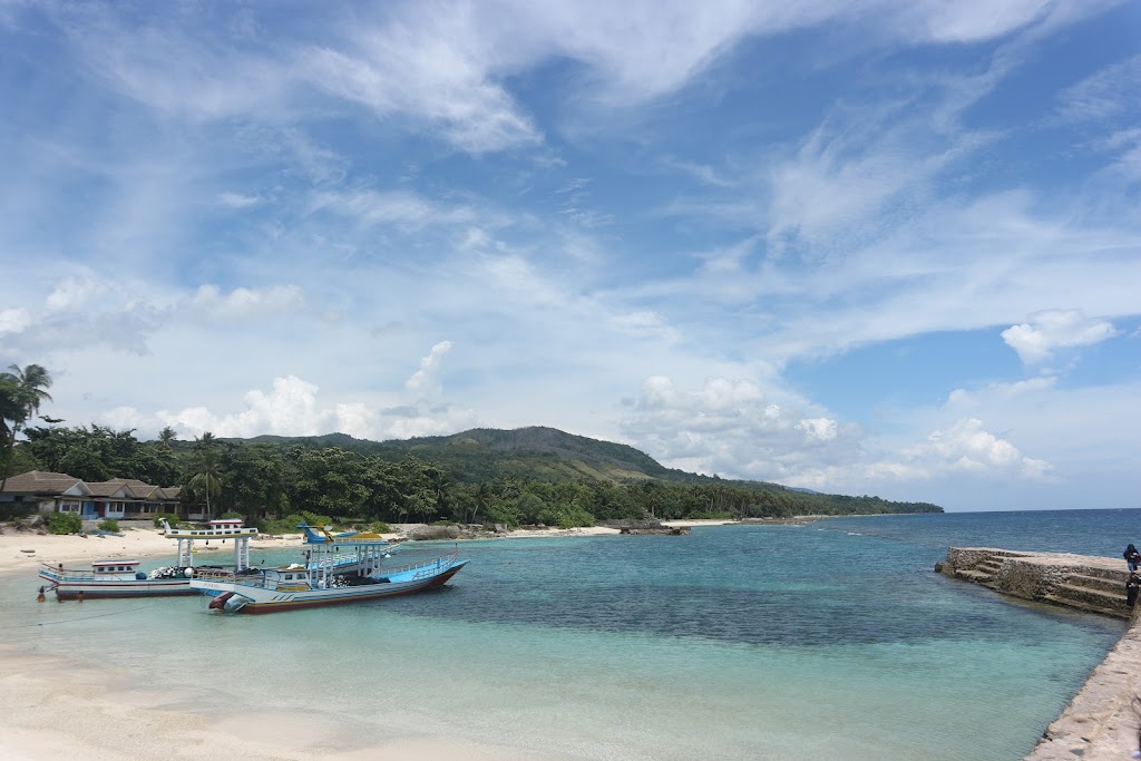 Santai Beach Ambon: Pesona Pantai di Maluku