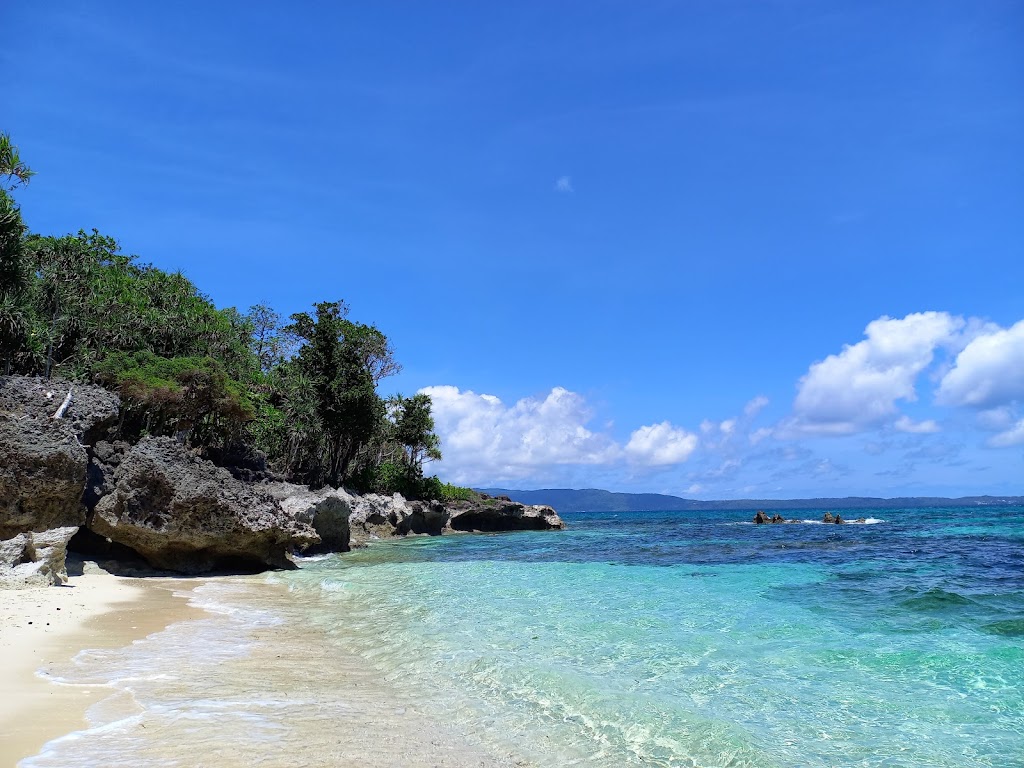 Pantai Nirun Elaar Ngursoin: Surga Tersembunyi di Kepulauan Kei
