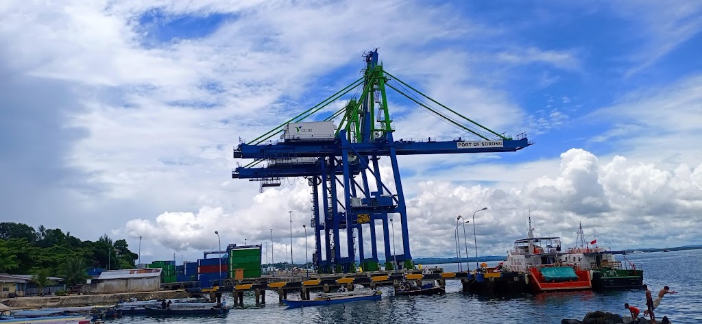 Pesona Pantai Dofior: Surga Tersembunyi di Papua Barat