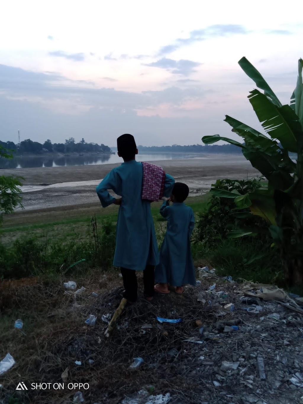 Pesona Pantai Kapuas di Musim Kemarau: Keindahan Kalimantan Barat