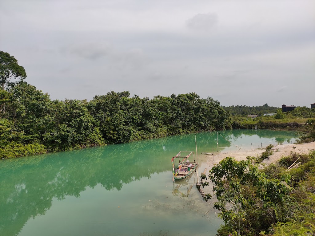 Pesona Danau Biru Tewang Rangkang: Surga Tersembunyi di Kalimantan Tengah