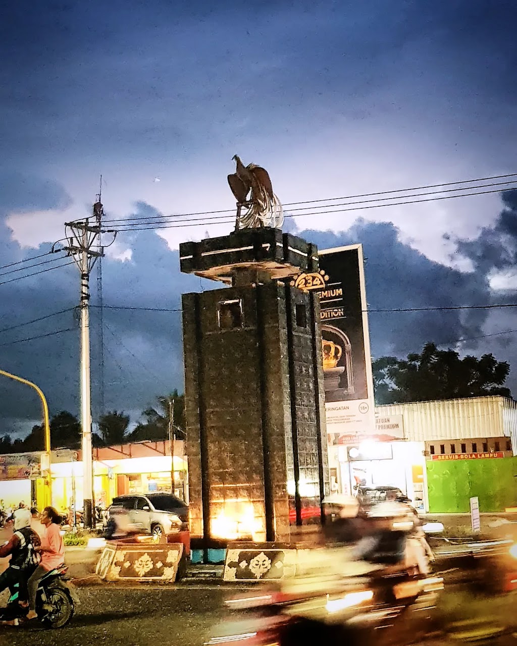Tugu Cenderawasih: Simbol Harmoni di Nabire, Papua