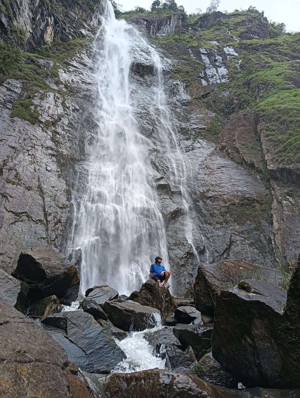 Air Terjun Sambabo: Pesona Tersembunyi di Sulawesi Barat Air Terjun Sambabo: Pesona Tersembunyi di Sulawesi Barat