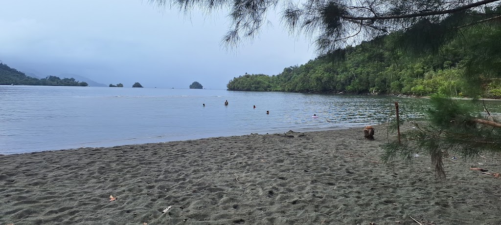 Pesona Pantai Krimpong: Surga Tersembunyi di Papua Pesona Pantai Krimpong: Surga Tersembunyi di Papua