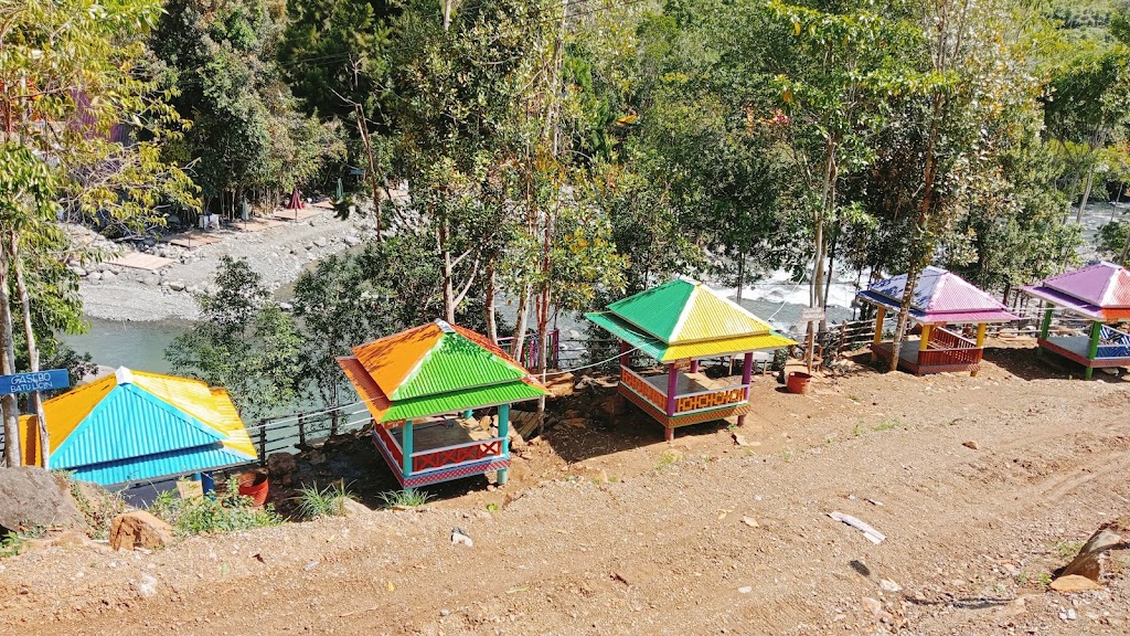 Negeri Seribu Batu (NeBuBa) Pondok Mahari: Pesona Bukit Harapan di Palopo