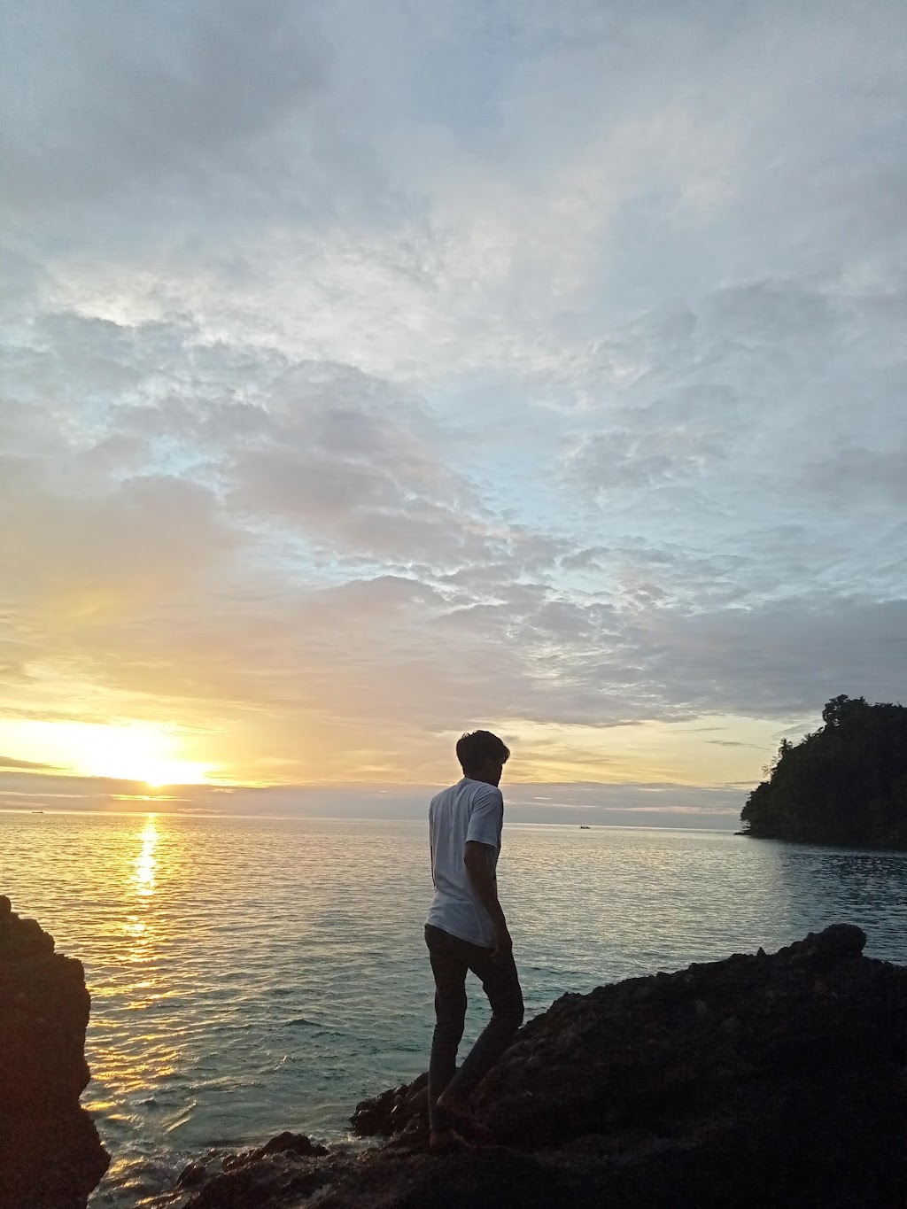 Pesona Pantai Enu: Surga Tersembunyi di Donggala, Sulawesi Tengah