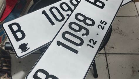 3 Mitos Motor Plat Putih: Akhirnya Terungkap Artinya! 3 Mitos Motor Plat Putih: Akhirnya Terungkap Artinya!
