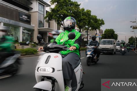 5 Alasan Kenapa Motor Listrik Matic Bakal Jadi Tren di 2024! 5 Alasan Kenapa Motor Listrik Matic Bakal Jadi Tren di 2024!