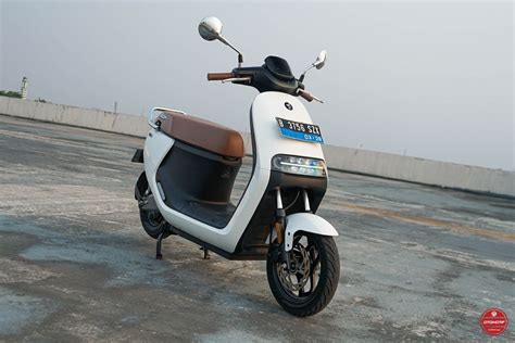 5 Alasan Kenapa Motor Listrik Matic Bakal Jadi Tren di 2024! 5 Alasan Kenapa Motor Listrik Matic Bakal Jadi Tren di 2024!