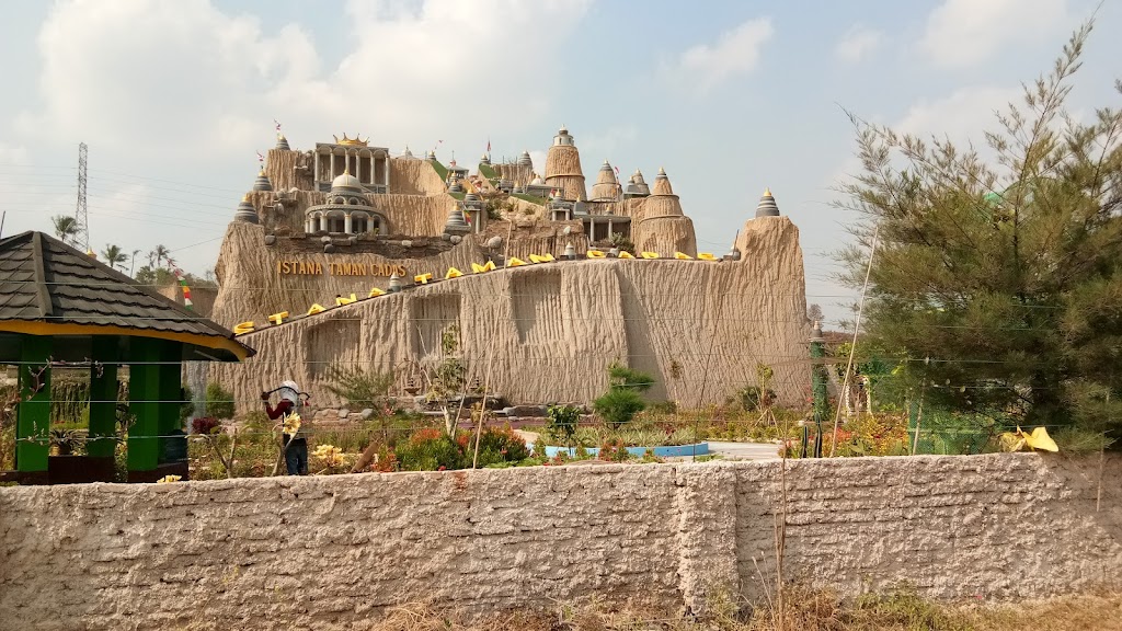 Istana Taman Cadas: Pesona Sejarah di Banten