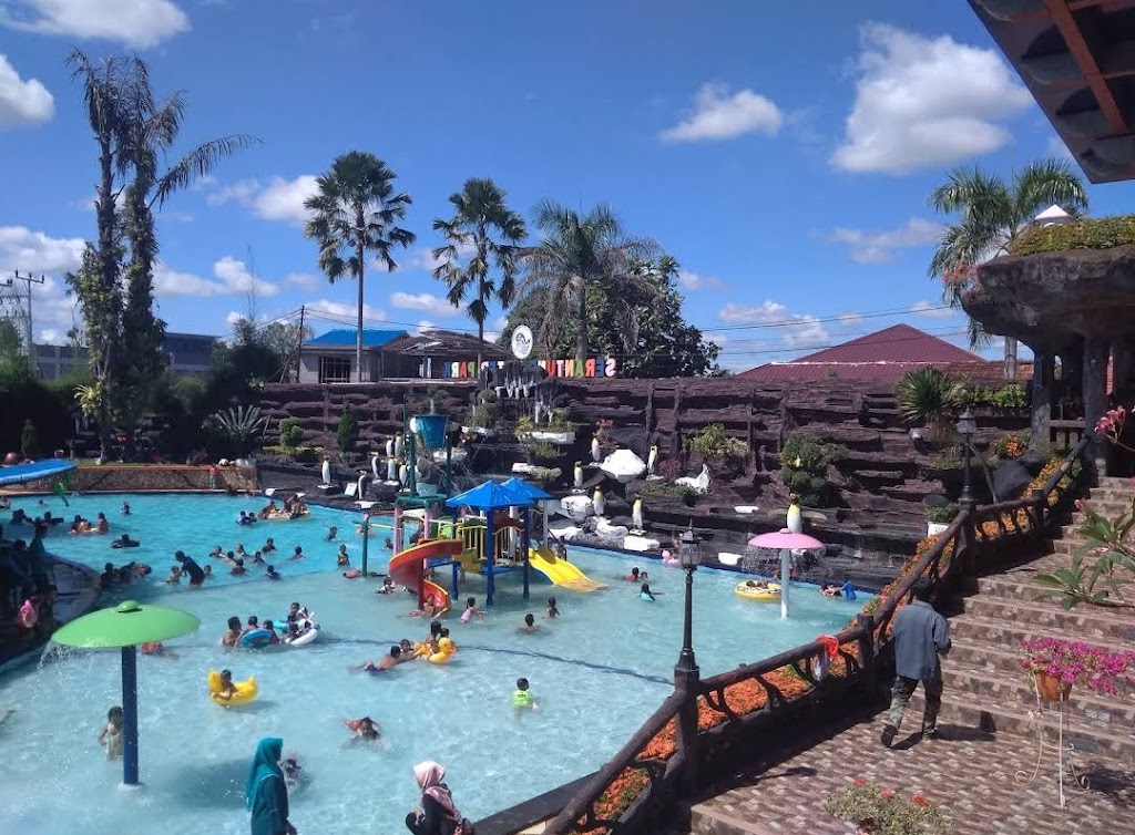 Serantung Water Park: Oase Kesegaran di Sintang, Kalimantan Barat Serantung Water Park: Oase Kesegaran di Sintang, Kalimantan Barat