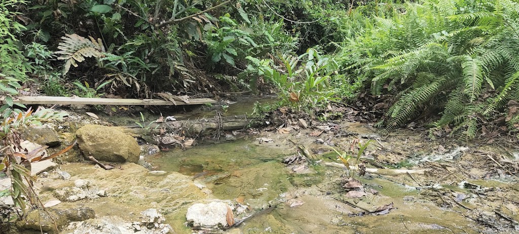 Menikmati Keindahan Air Panas Apan di Kalimantan Utara