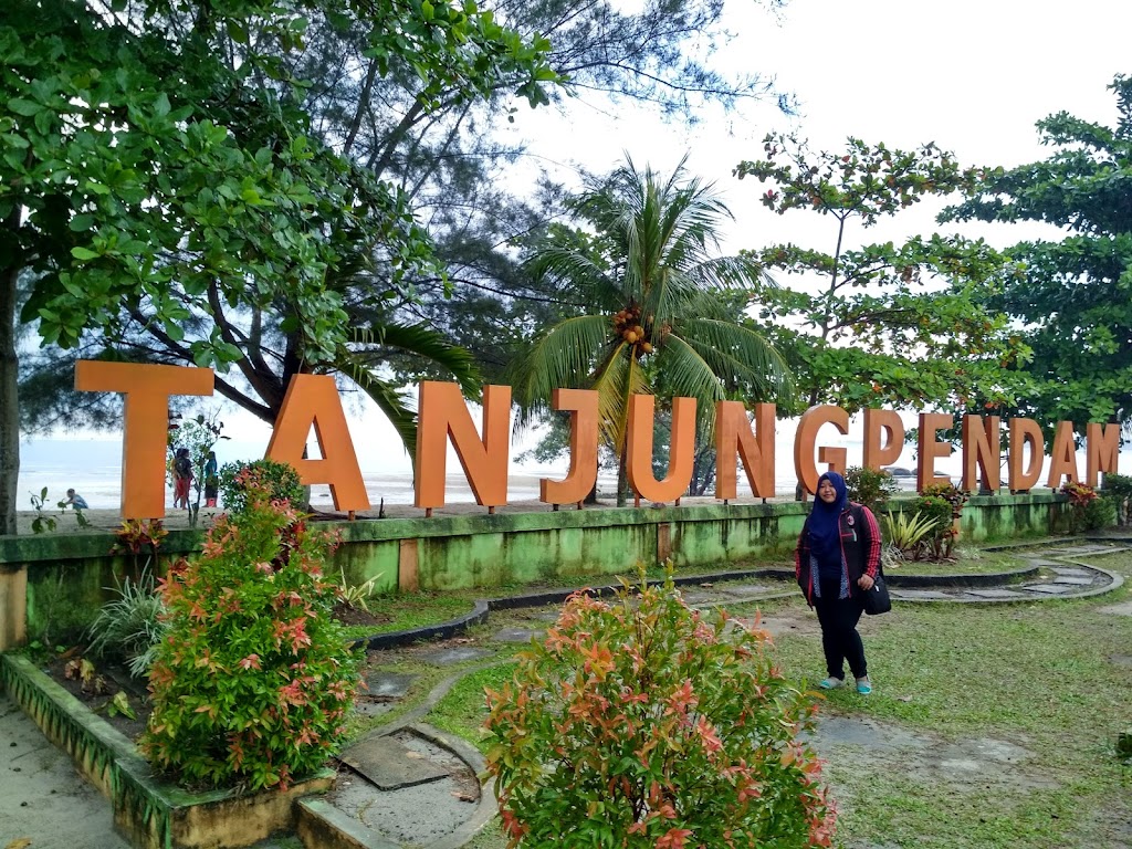 Pesona Pantai Tanjung Pendam, Belitung: Surga Tersembunyi di Kepulauan Bangka Belitung Pesona Pantai Tanjung Pendam, Belitung: Surga Tersembunyi di Kepulauan Bangka Belitung