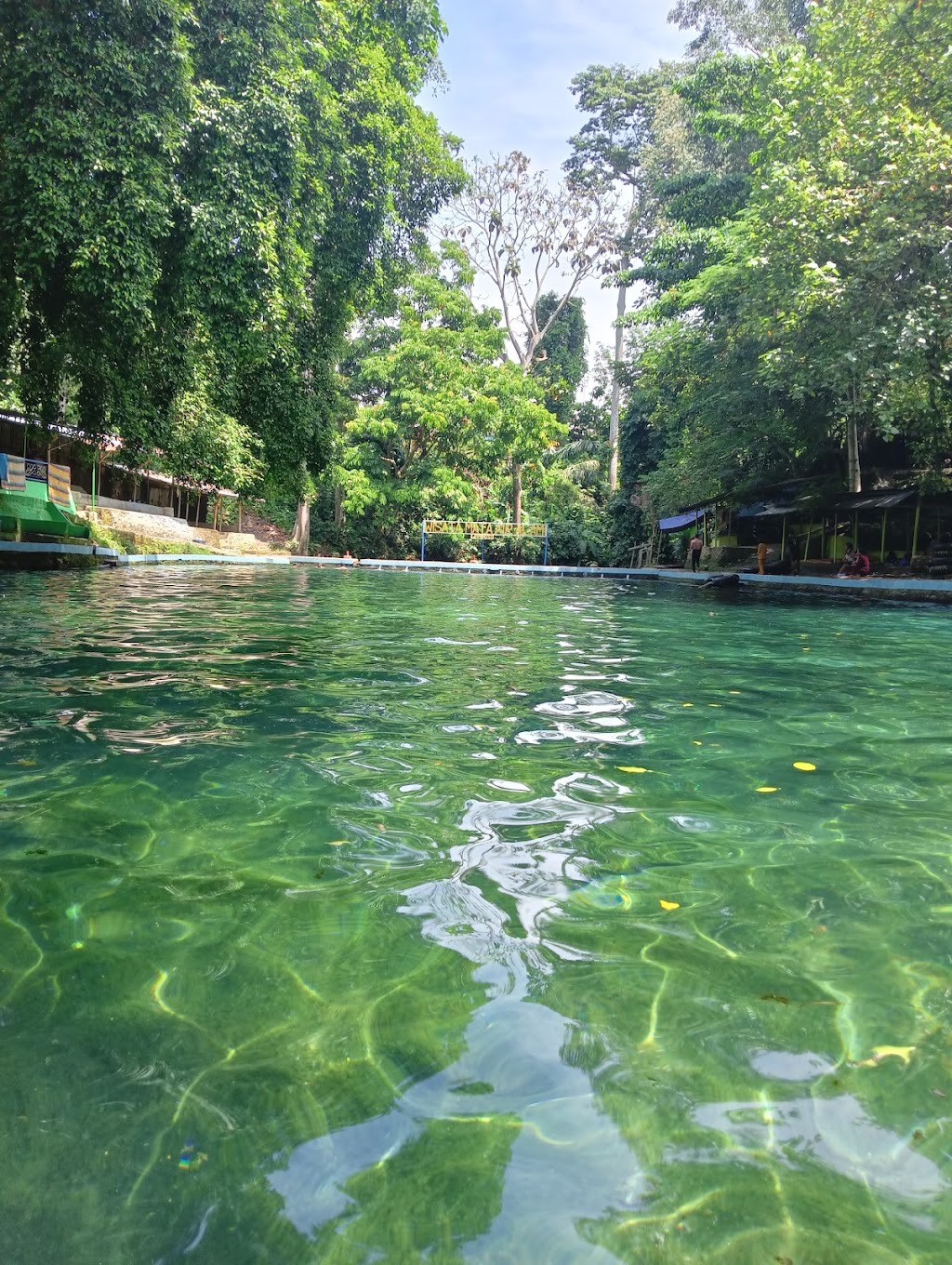 Sejuknya Pemandian Alam Swembath di Sumatera Utara