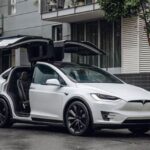 5 Mobil Listrik Tesla yang  Harganya Bikin Ngiler!