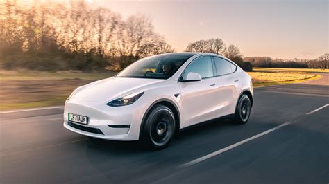 5 Mobil Listrik Tesla yang Harganya Bikin Ngiler! 5 Mobil Listrik Tesla yang Harganya Bikin Ngiler!