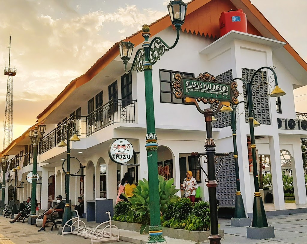 Slasar Malioboro: Pesona Kuliner dan Budaya Yogyakarta