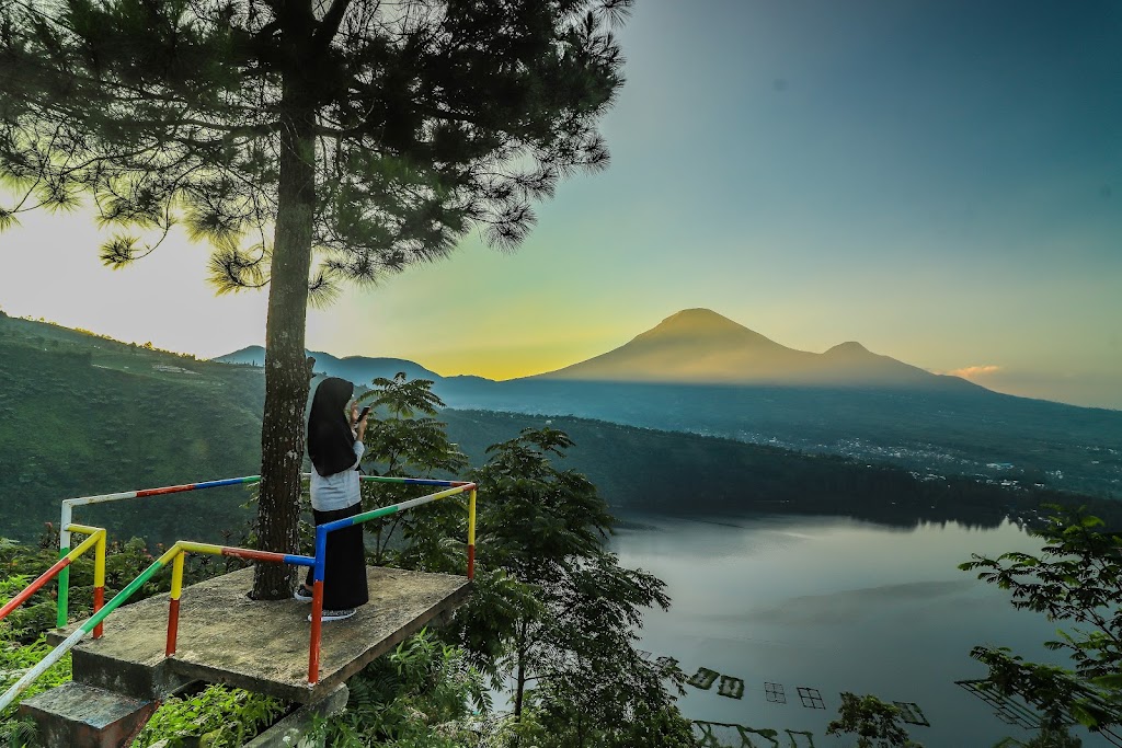 Bukit Cinta Lembah Seroja Wonosobo: Pesona Alam yang Memikat Hati