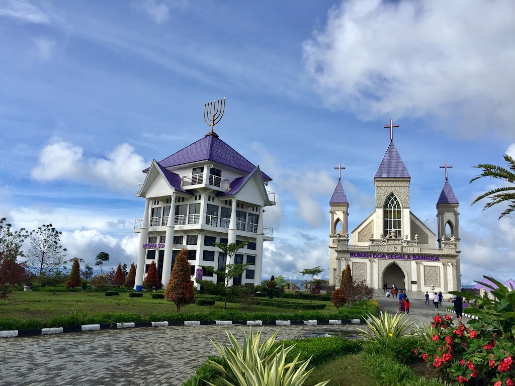 Pesona Bukit Gibeon: Keindahan Alam Sumatera Utara yang Memukau