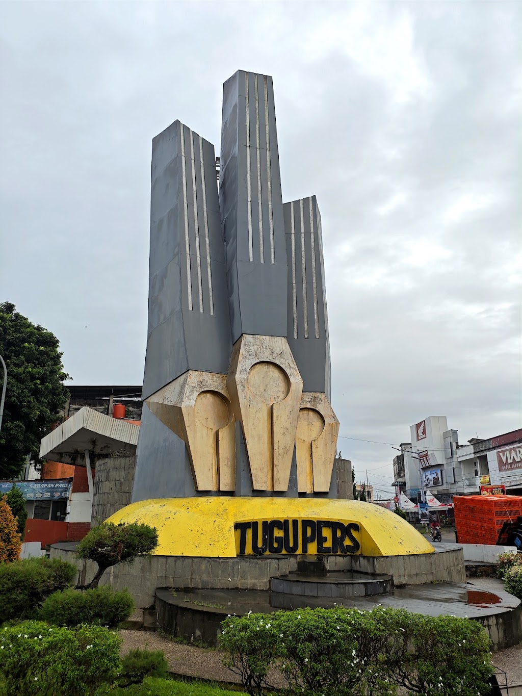 Tugu Pers Jambi: Monumen Sejarah di Kota Jambi Tugu Pers Jambi: Monumen Sejarah di Kota Jambi