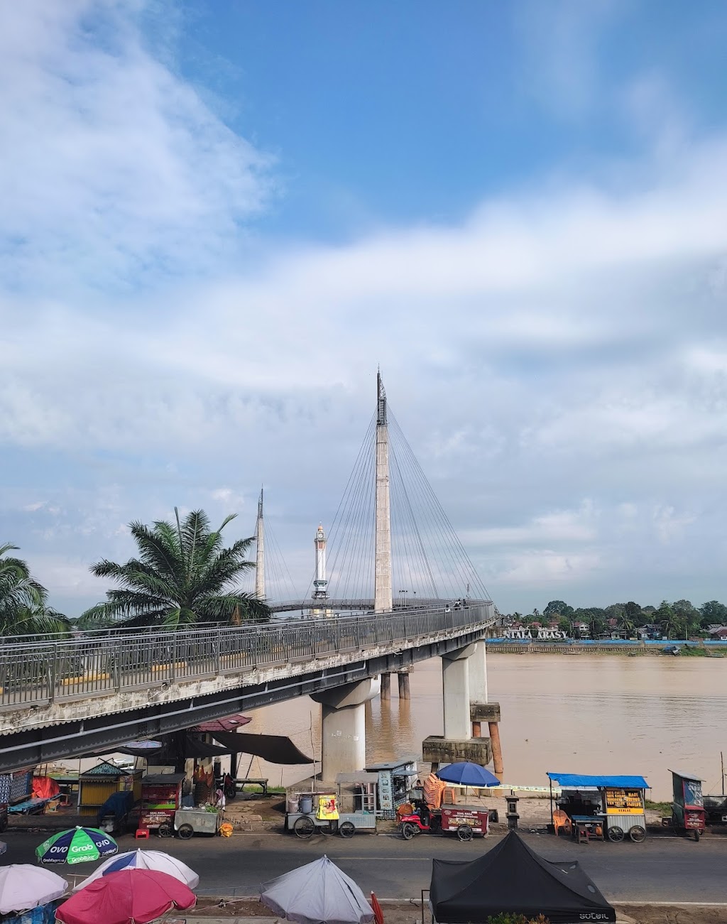 Pintu Jembatan Gentala Arasy: Ikon Baru Kota Jambi