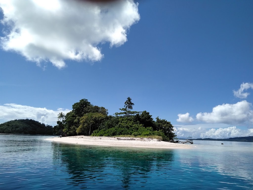 Pulau Guraici: Surga Tersembunyi di Maluku Utara Pulau Guraici: Surga Tersembunyi di Maluku Utara