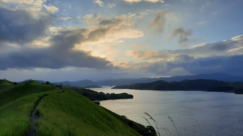 Bukit Tungku Wiri (Bukit Teletubbies): Petualangan di Negeri di Atas Awan Papua
