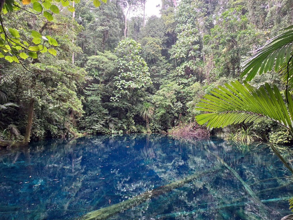 Telaga Biru Biak Numfor: Pesona Biru di Papua