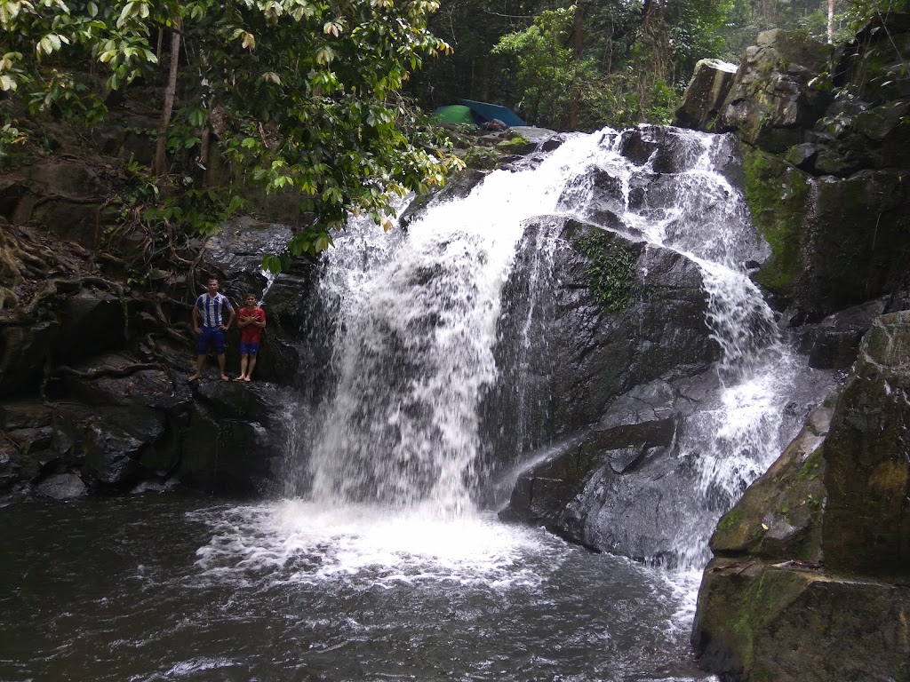 Air Terjun Tembulun Berasap: Pesona Tersembunyi di Riau
