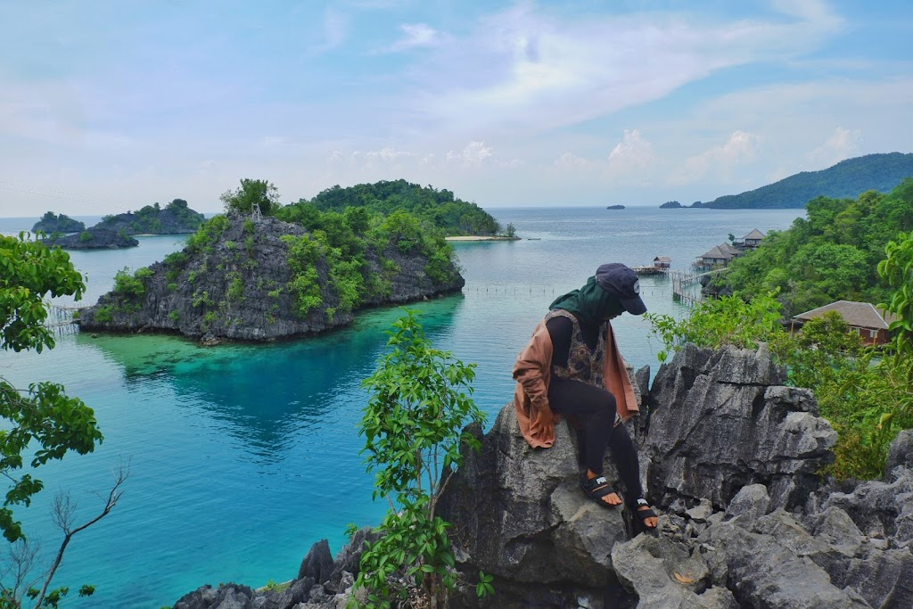 Pesona Tersembunyi Desa Labengki, Sulawesi Tenggara Pesona Tersembunyi Desa Labengki, Sulawesi Tenggara
