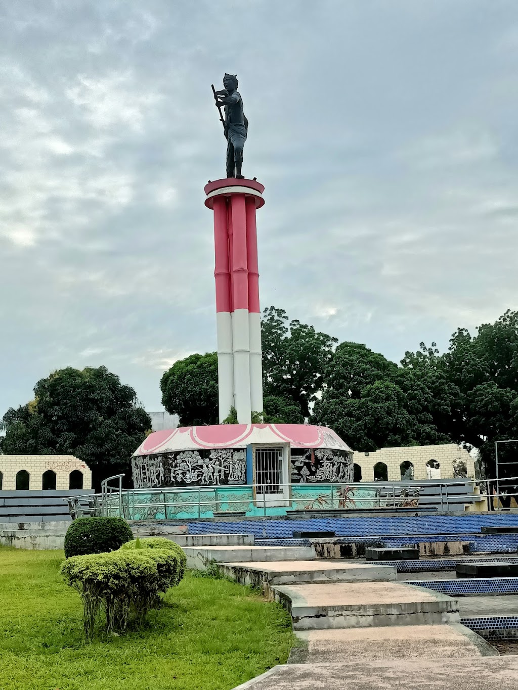 Tugu Juang Jambi: Mengenang Perjuangan di Hati Jambi