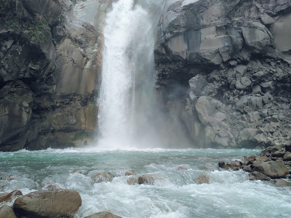 Air Terjun Mangku Sakti: Pesona Alam Tersembunyi di Lombok Timur