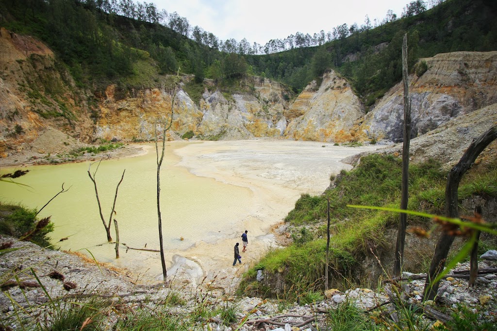 Pesona Danau Wawomudha, Surga Tersembunyi di Ngada Pesona Danau Wawomudha, Surga Tersembunyi di Ngada