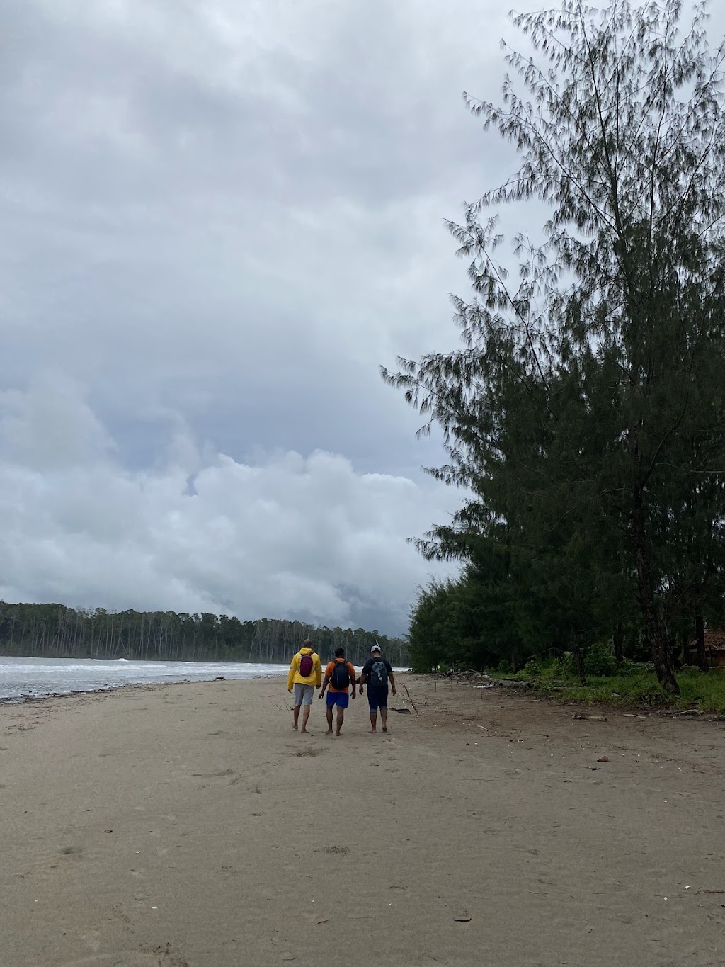 Pesona Pantai Kekwa di Mimika, Papua: Surga Tersembunyi di Tanah Papua
