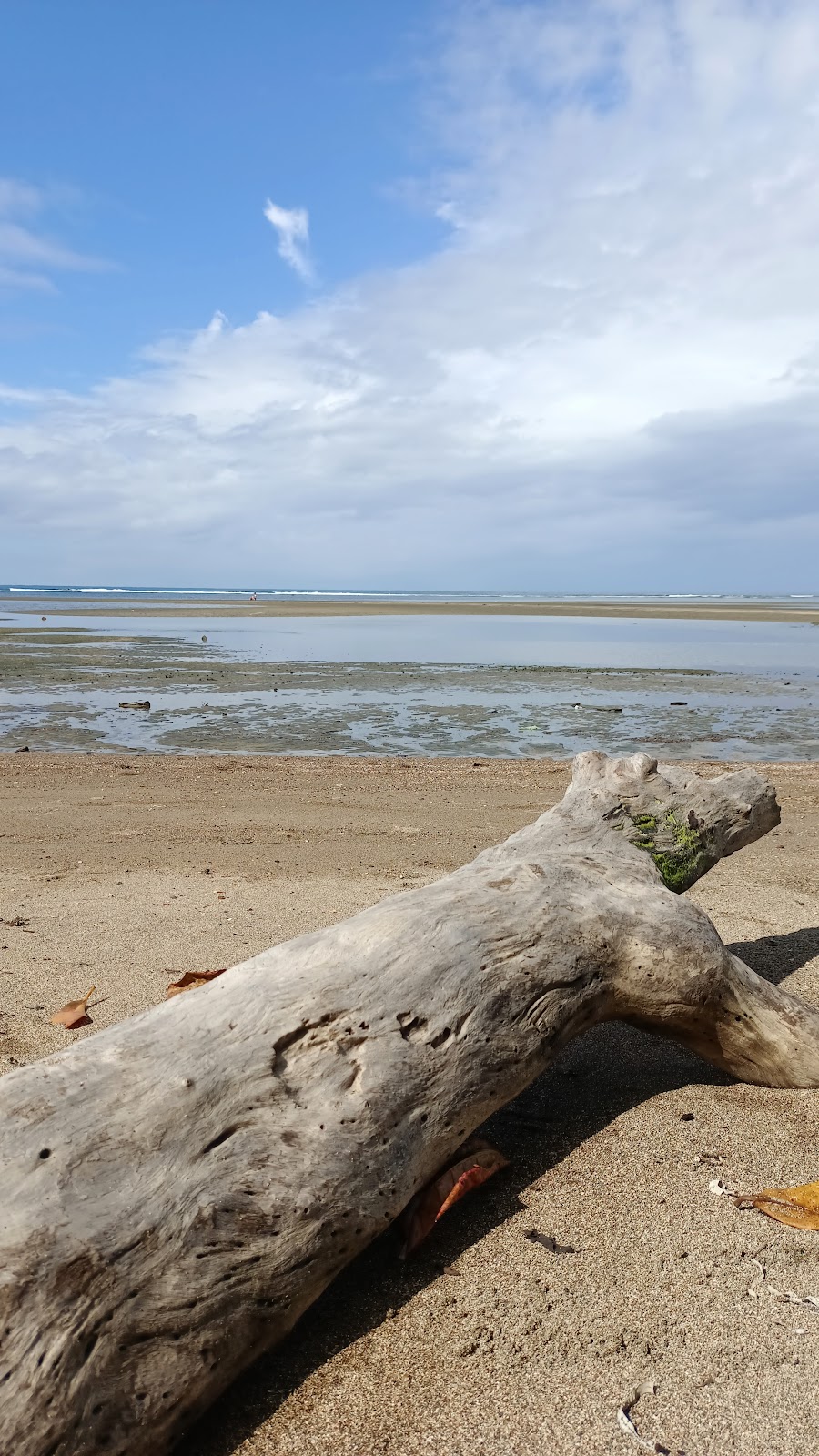 Pesona Pantai Siw’one, Morowali: Surga Tersembunyi di Sulawesi Tengah Pesona Pantai Siw’one, Morowali: Surga Tersembunyi di Sulawesi Tengah