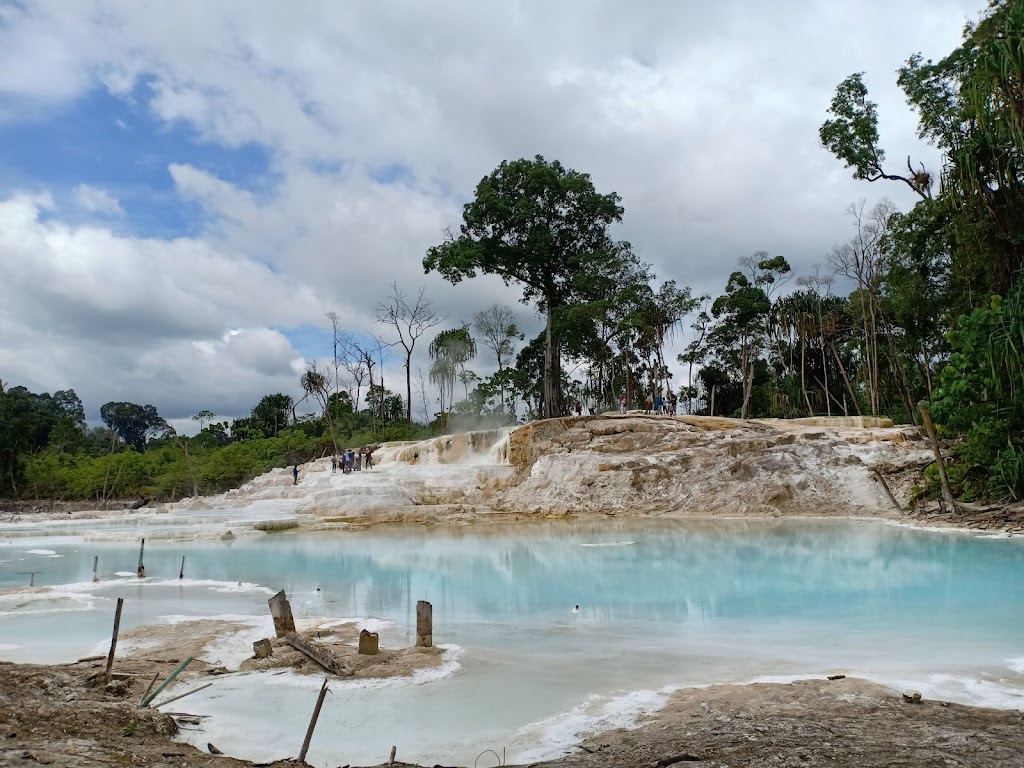 Jelajahi Keindahan Cagar Alam Kawah Putih Tinggi Raja di Sumatera Utara
