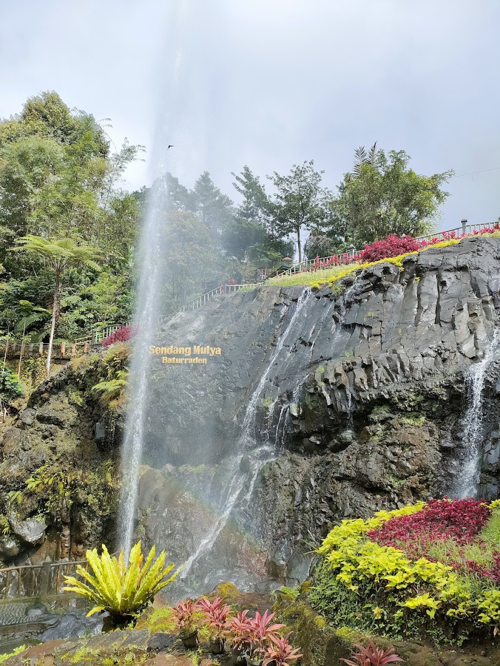 Lokawisata Baturraden: Pesona Alam Banyumas yang Memikat