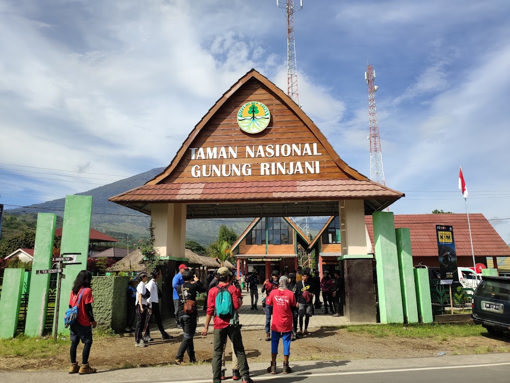 Petualangan di Taman Nasional Gunung Rinjani: Puncak Lombok yang Menawan