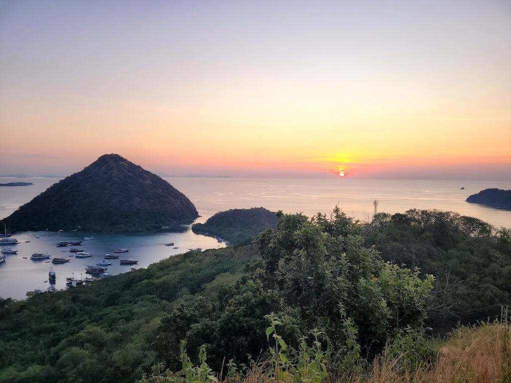 Petualangan di Sylvia Hill: Menjelajahi Pesona Tersembunyi Labuan Bajo