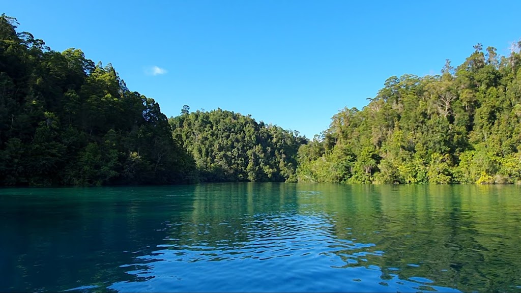 Karopai Private Bay: Surga Tersembunyi di Kepulauan Yapen Karopai Private Bay: Surga Tersembunyi di Kepulauan Yapen