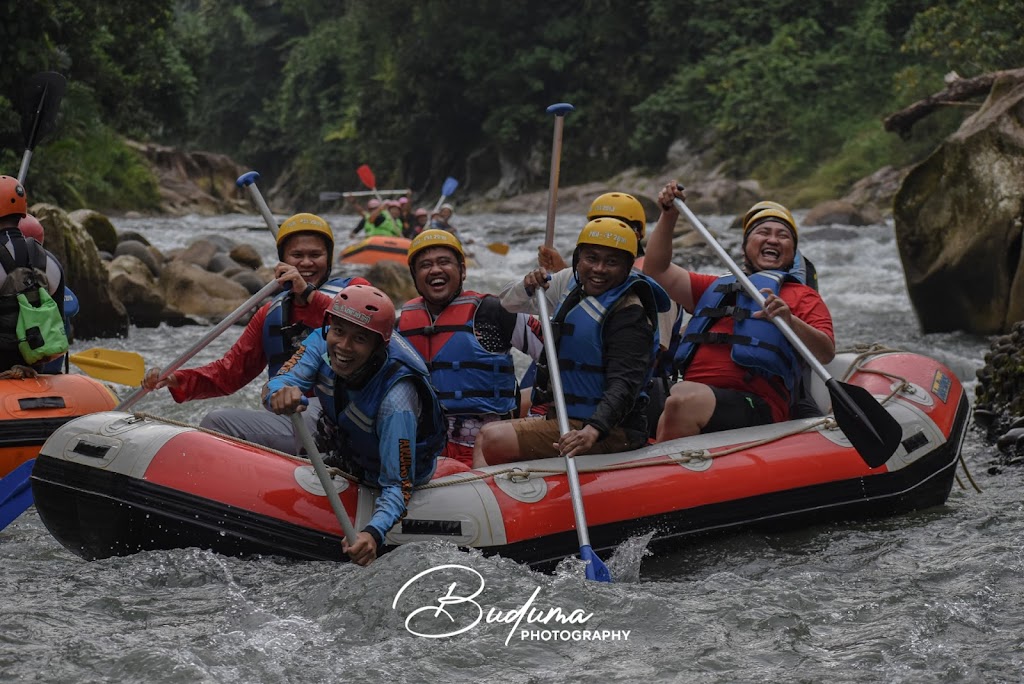 Arung Jeram Bahbolon: Petualangan Menantang di Sipispis, Sumatera Utara